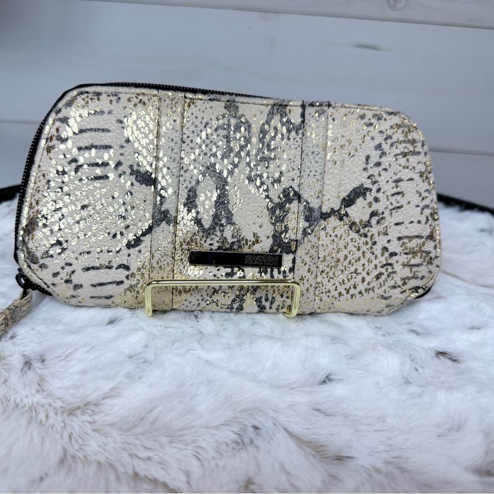 Kenneth Cole Reaction Fabric Snakeskin Pattern Zip wallet‎ with Metallic accents